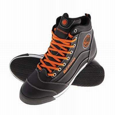 chaussure moto nike